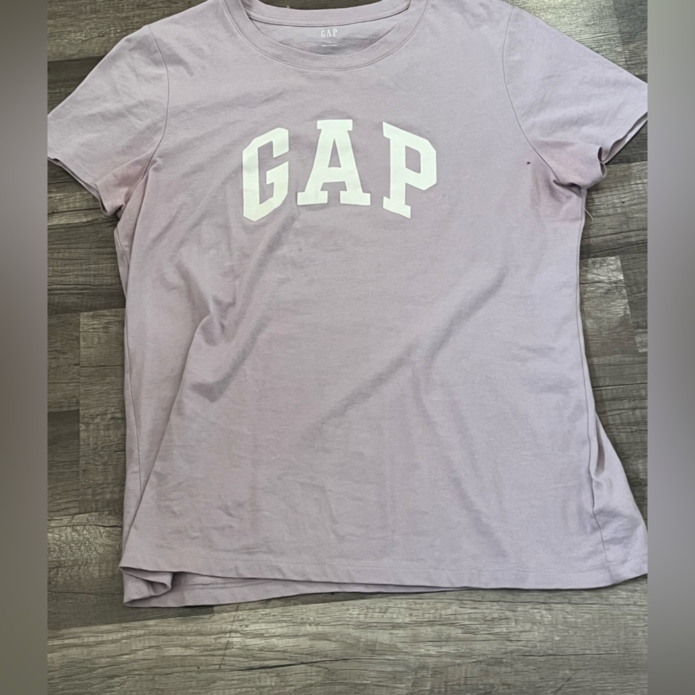 Gap t shirt